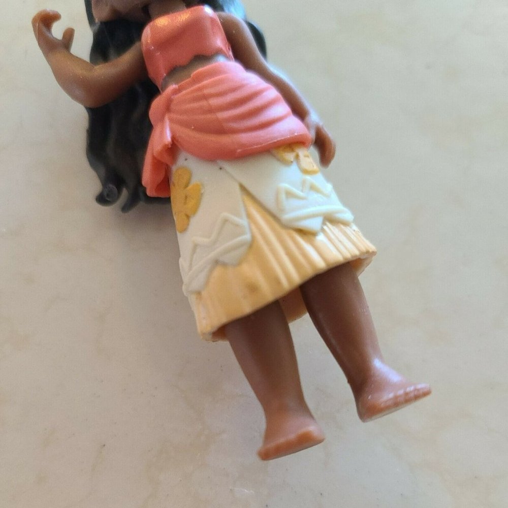 Disney Hasbro 3" Moana Of Oceania Figure EUC - Picture 5 of 6